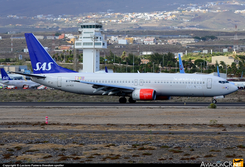 LN-RCX - Boeing 737-883 - Scandinavian Airlines (SAS)