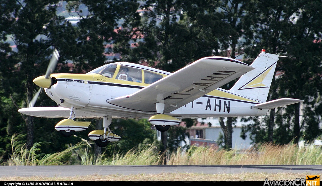 TI-AHN - Piper PA-28-235 Cherokee B - Privado (Farmal Limitada)