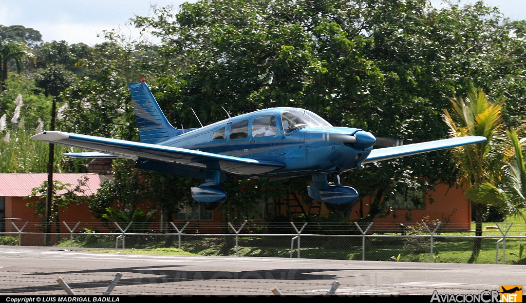 TI-BEZ - Piper PA-28-181 Archer II - CPEA - Escuela de Aviación