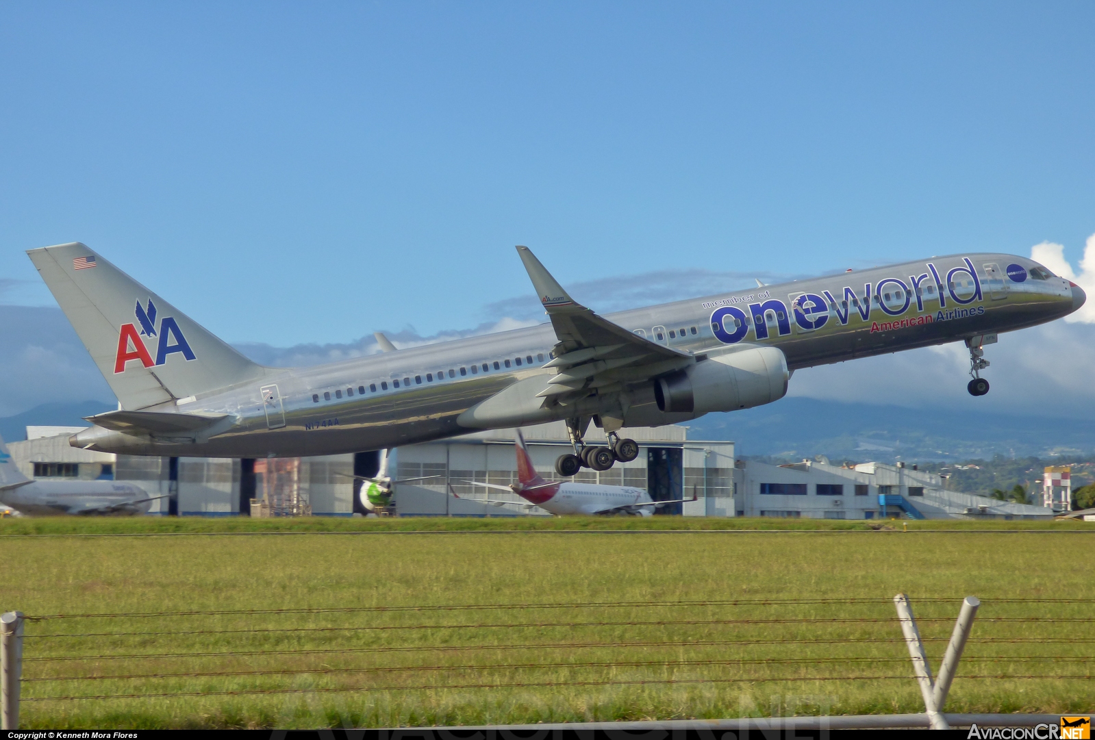 N174AA - Boeing 757-223 - American Airlines