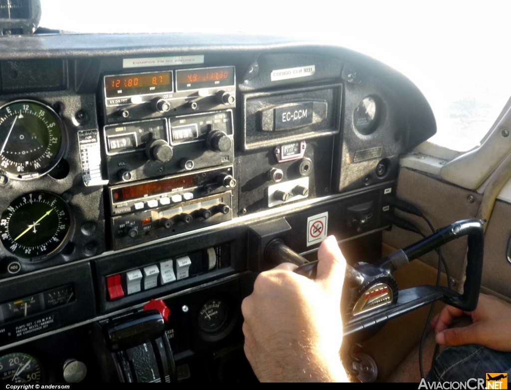 EC-CCM - Piper PA-28-151 Cherokee Warrior - Privado