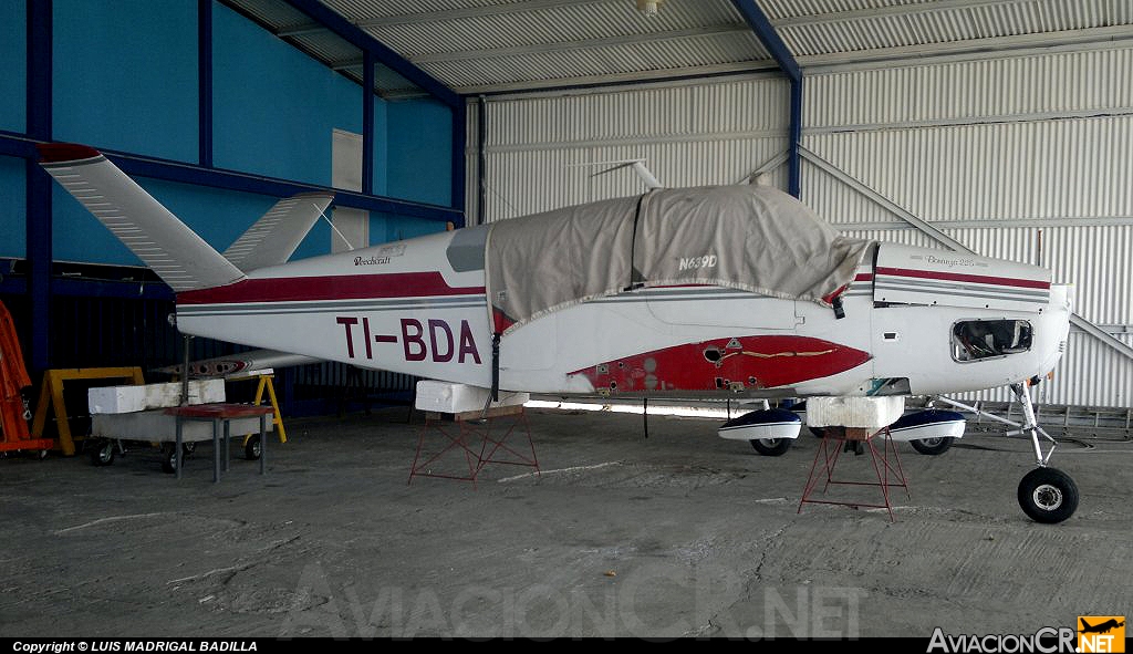 TI-BDA - Beechcraft C35 Bonanza - Privado