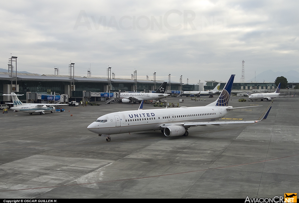 N18243 - Boeing 737-824 - United Airlines