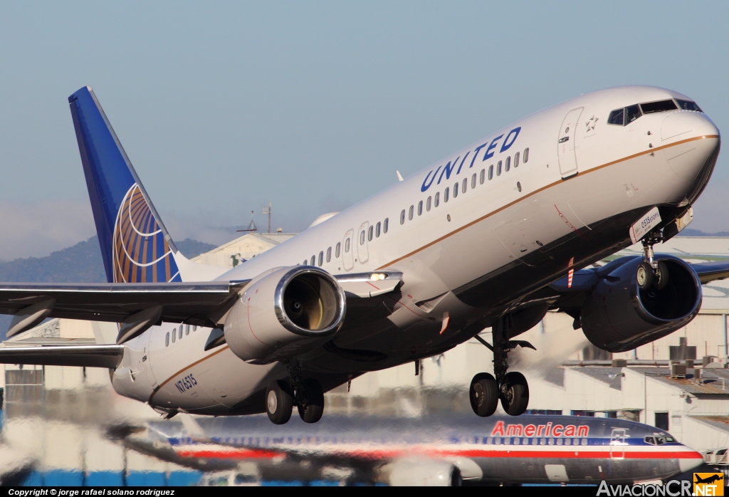 N76515 - Boeing 737-824 - United Airlines