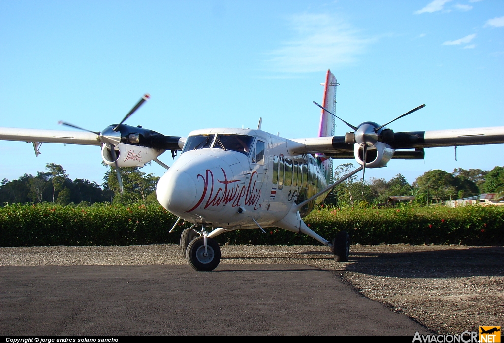TI-BFO - De Havilland Canada DHC-6-300 Twin Otter/VistaLiner - Nature Air