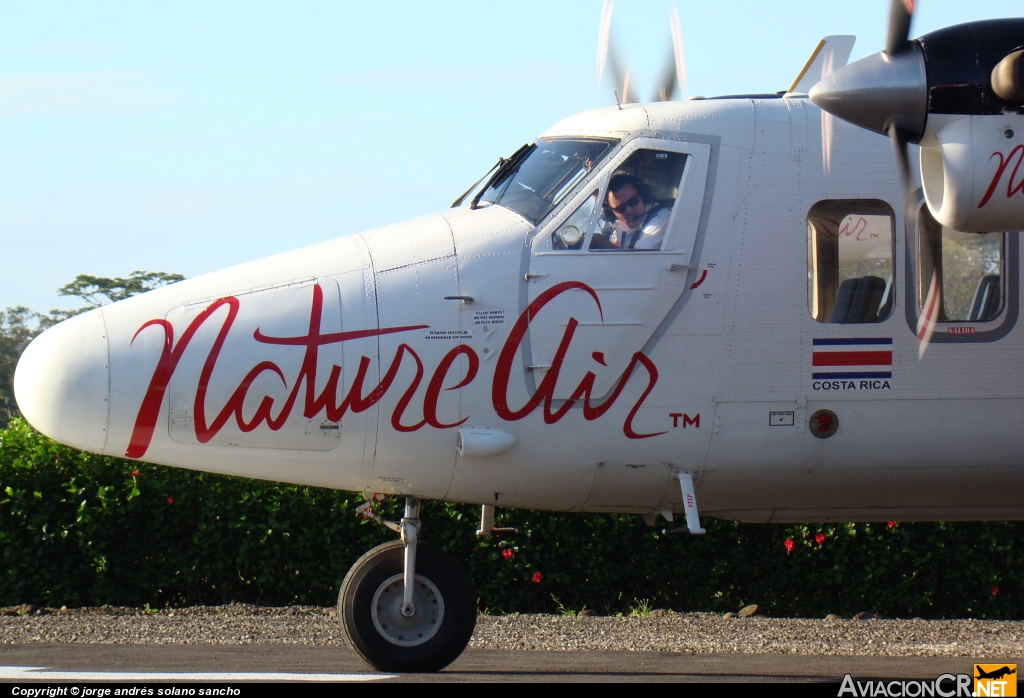 TI-BFO - De Havilland Canada DHC-6-300 Twin Otter/VistaLiner - Nature Air