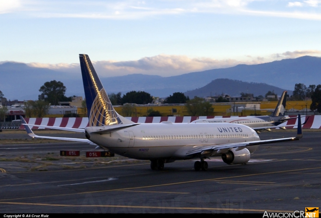 N34222 - Boeing 737-824 - United Airlines