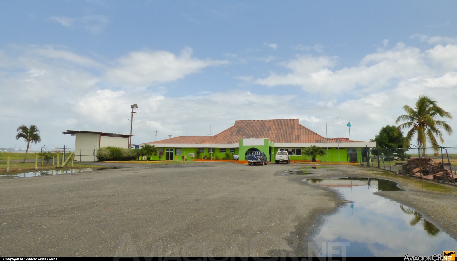 MRLM - Aeropuerto - Aeropuerto