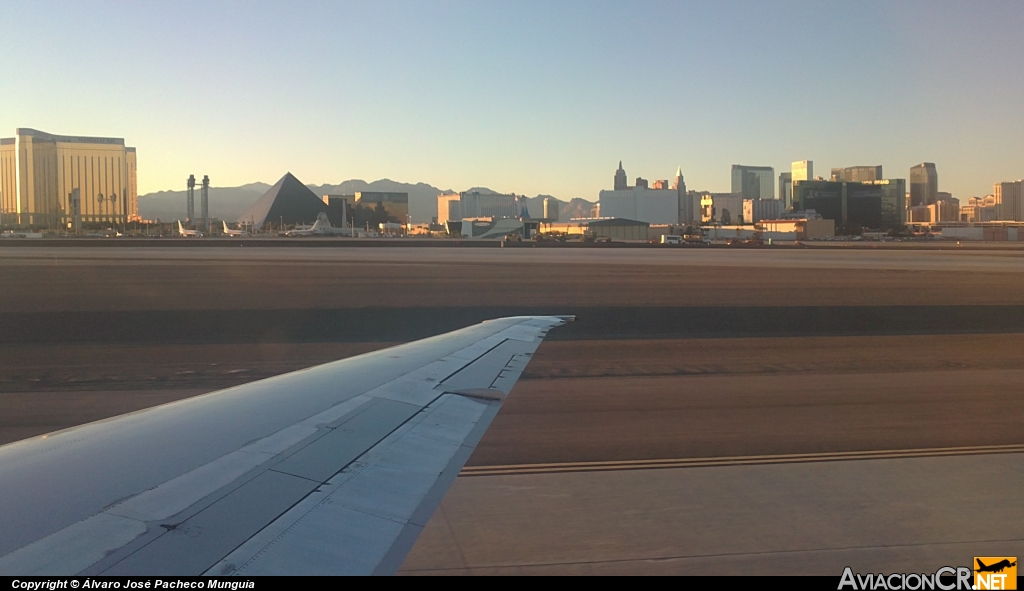  - McDonnell Douglas MD-82 (DC-9-82) - American Airlines