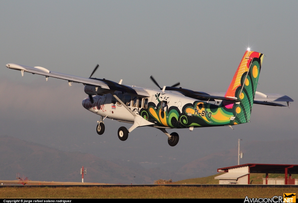 TI-BFO - De Havilland Canada DHC-6-300 Twin Otter/VistaLiner - Nature Air
