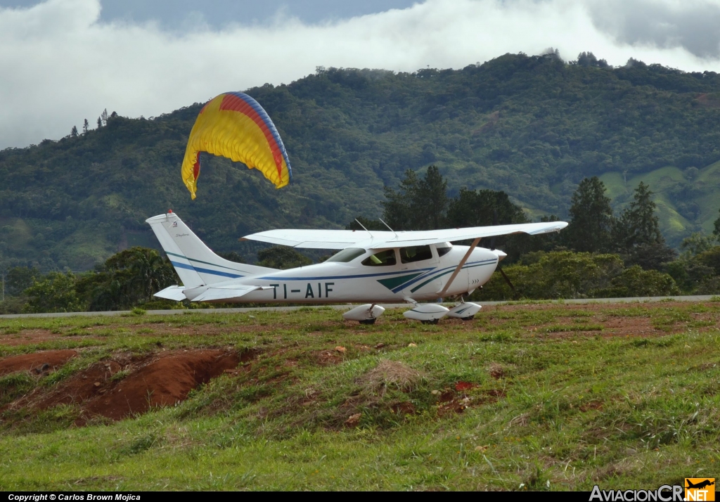 TI-AIF - Cessna 182L Skylane - Privado