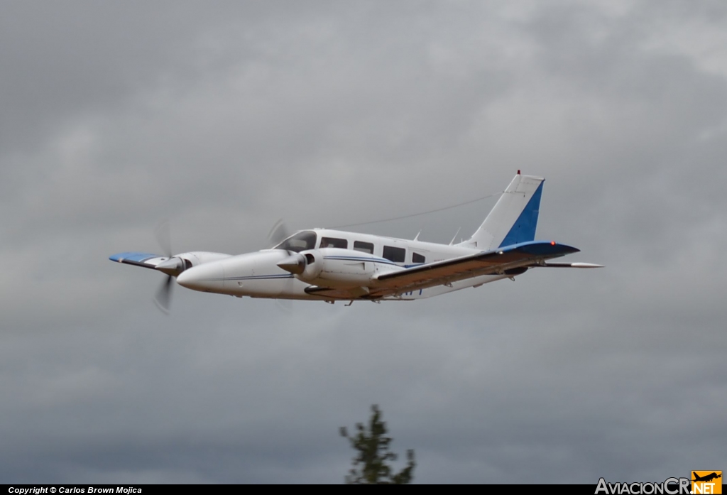 TI-API - Piper PA-34-200T Seneca II - ECDEA - Escuela Costarricense de Aviación