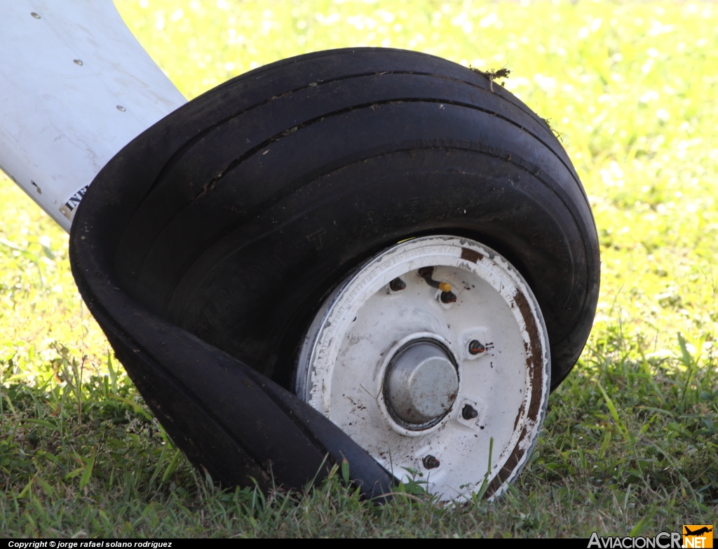 TI-BFN - De Havilland Canada DHC-6-300 Twin Otter/VistaLiner - Desconocida