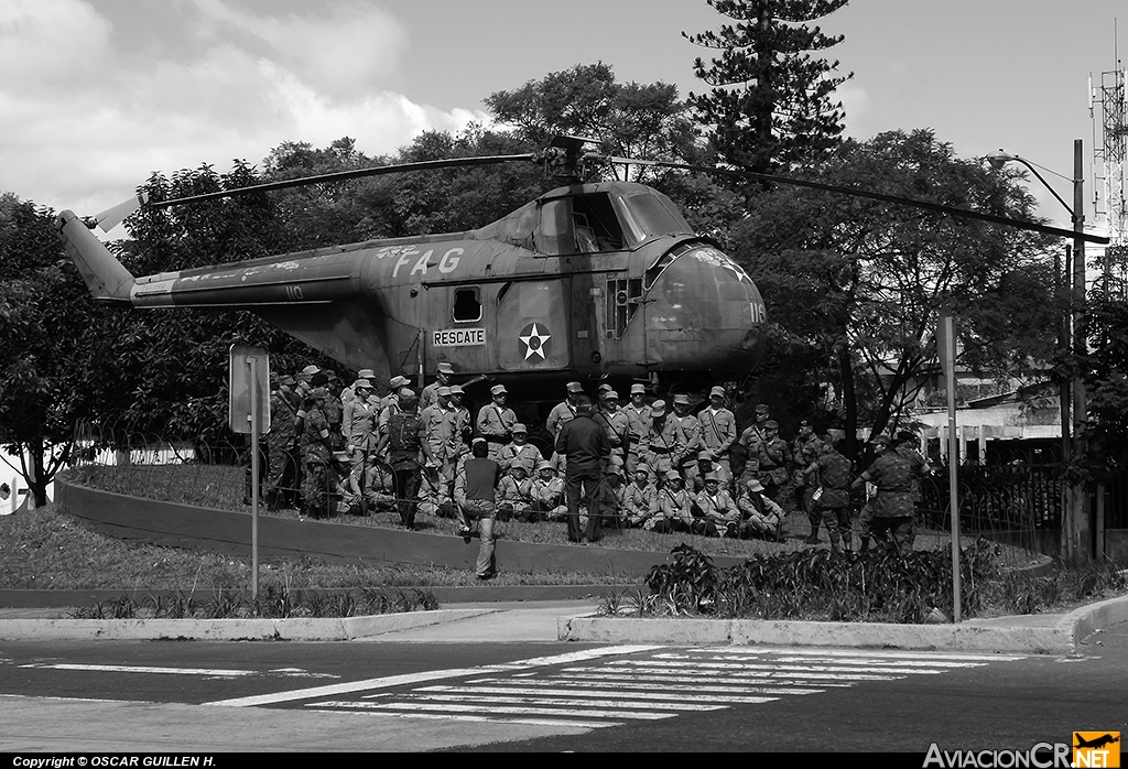 FAG110 - Sikorsky UH-19B Chicasaw - Fuerza Aérea Guatemalteca