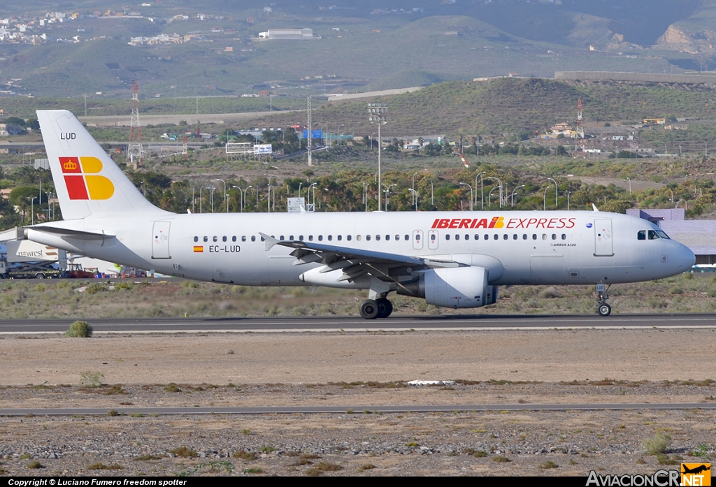 EC-LUD - Airbus A320-214 - Iberia Express