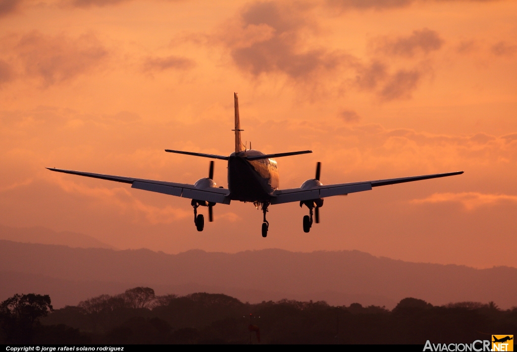 TI-AZI - Beechcraft 90 King Air - Privado