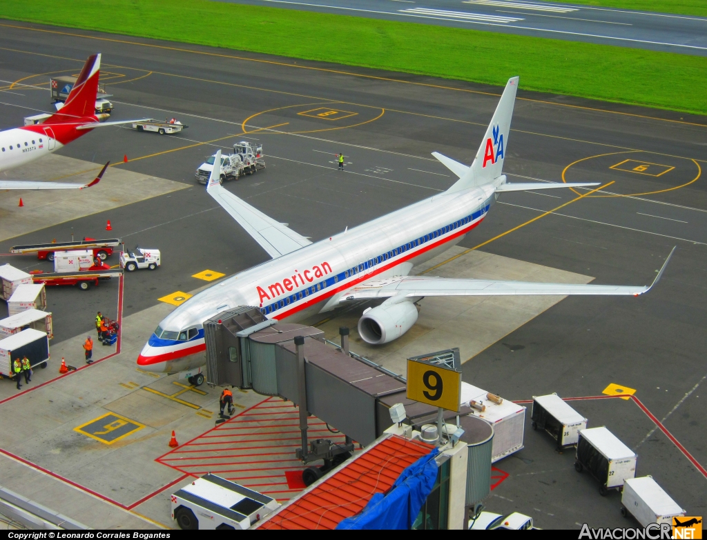 N812NN - Boeing 737-823 - American Airlines