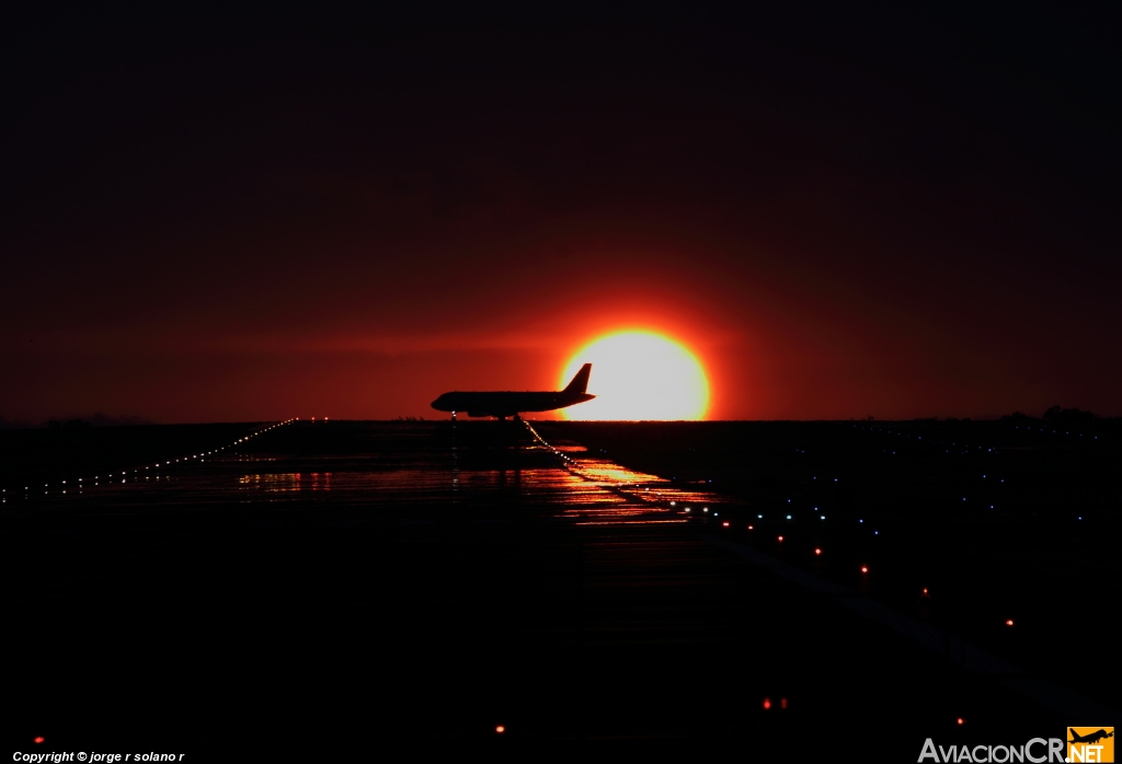 N496TA - Airbus A320-233 - TACA