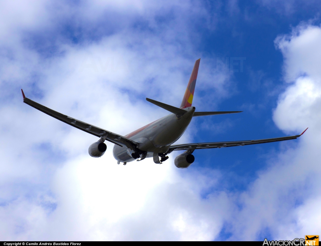 N967CG - Airbus A330-243 - Avianca Colombia