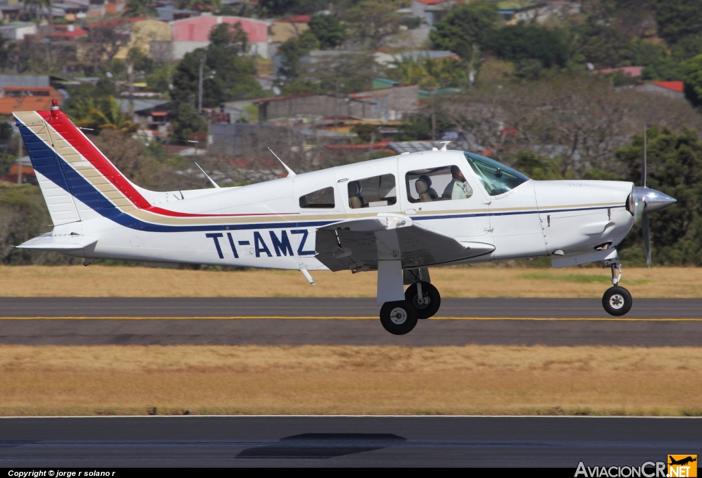 TI-AMZ - Piper PA-28R-200 Arrow - Privado