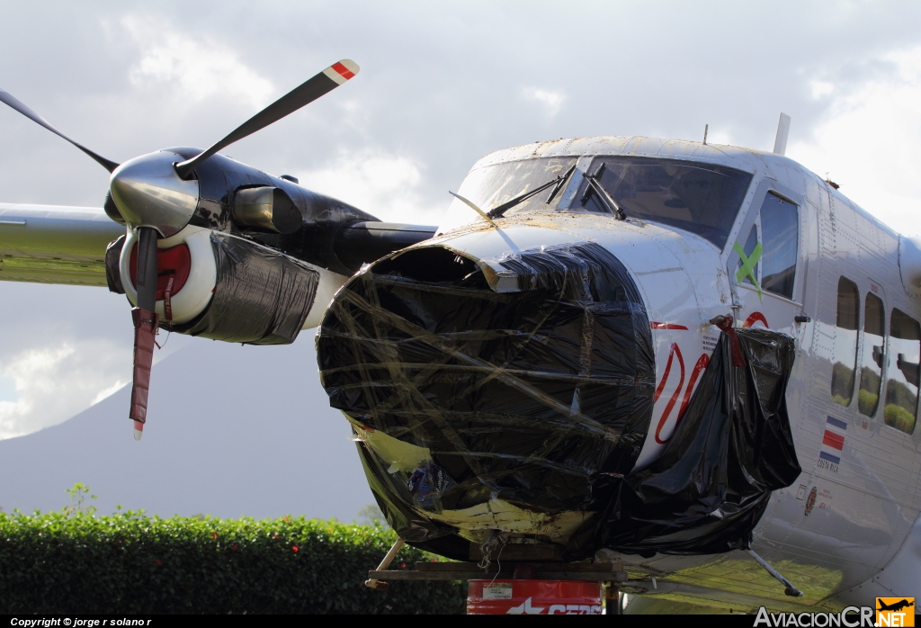 TI-BFN - De Havilland Canada DHC-6-300 Twin Otter/VistaLiner - Nature Air