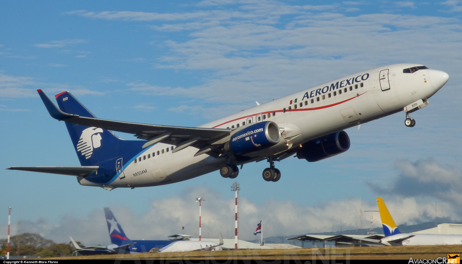 N950AM - Boeing 737-852 - Aeromexico