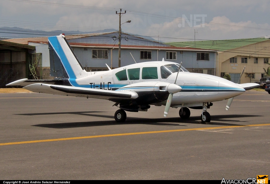 TI-ALC - Piper PA-23-250 - Alfa Romeo Taxi Aéreo