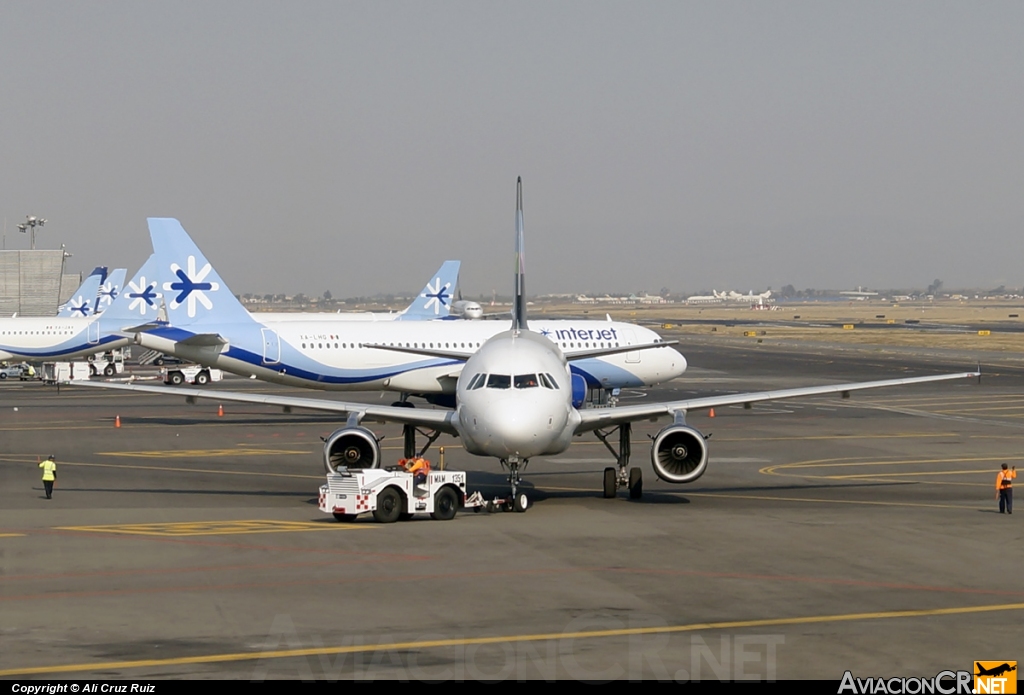 XA-VOB - Airbus A320-214 - Interjet