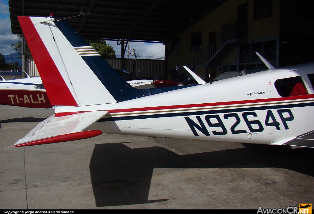 N9264P - Piper camanche 260B - Privado