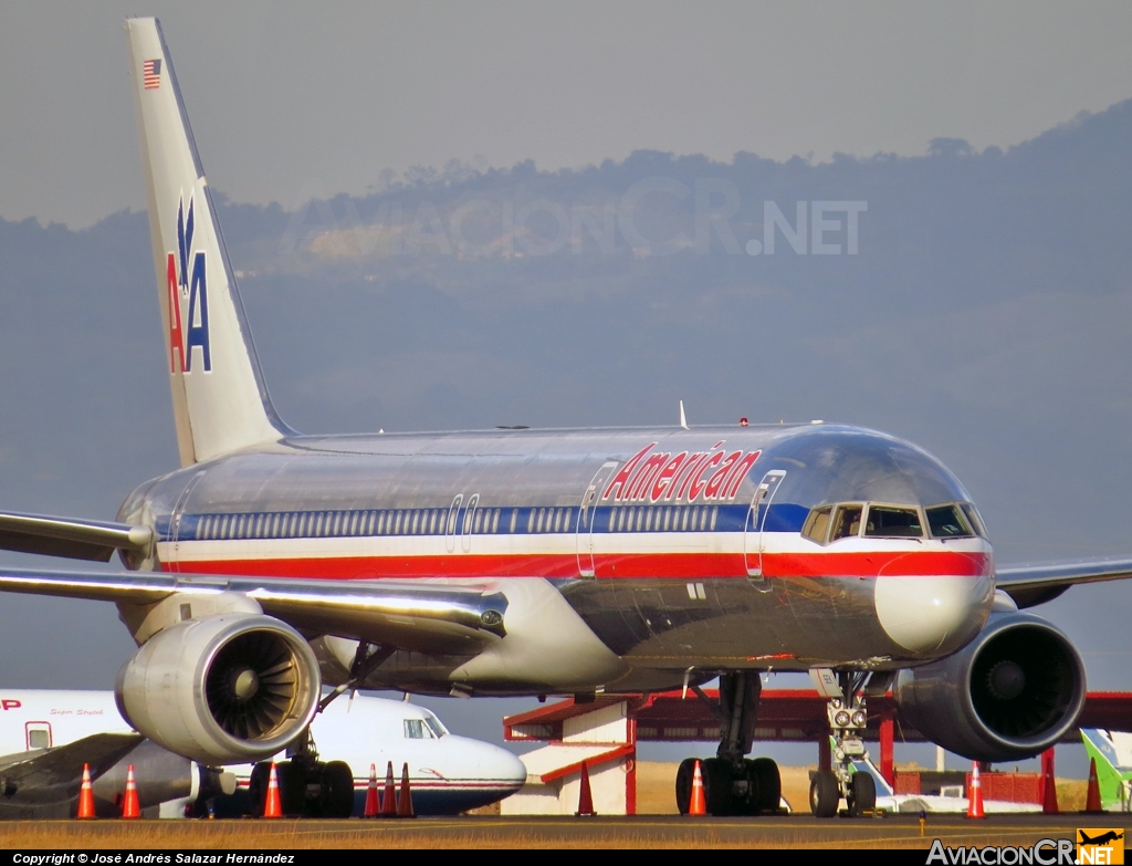 N679AN - Boeing 757-223 - American Airlines