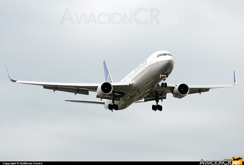 N669UA - Boeing 767-322/ER - United Airlines
