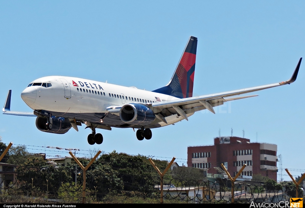 N306DQ - Boeing 737-732 - Delta Airlines