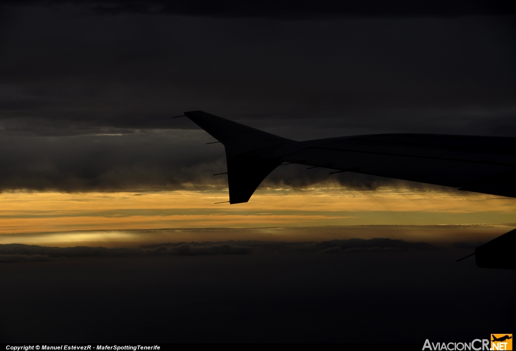 EC-HTB - Airbus A320-214 - Iberia