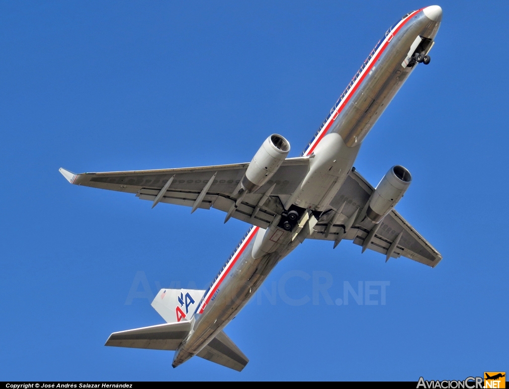 N691AA - Boeing 757-223 - American Airlines