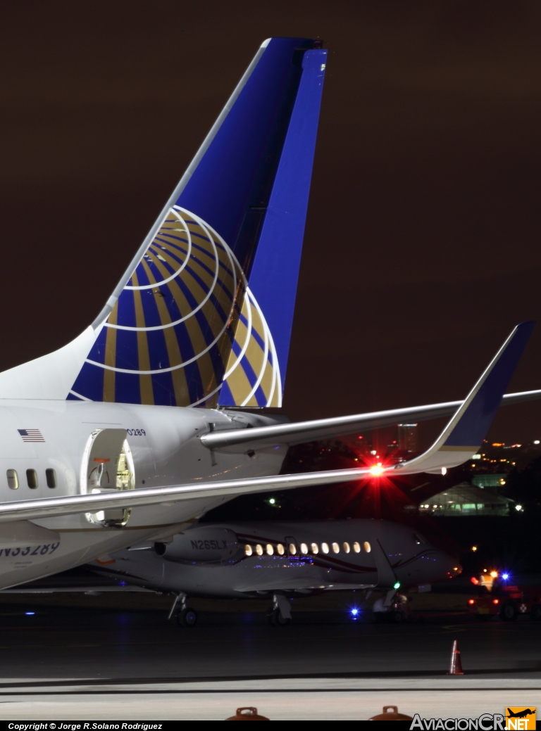 N33289 - Boeing 737-824 - UNITED (United-Continental)