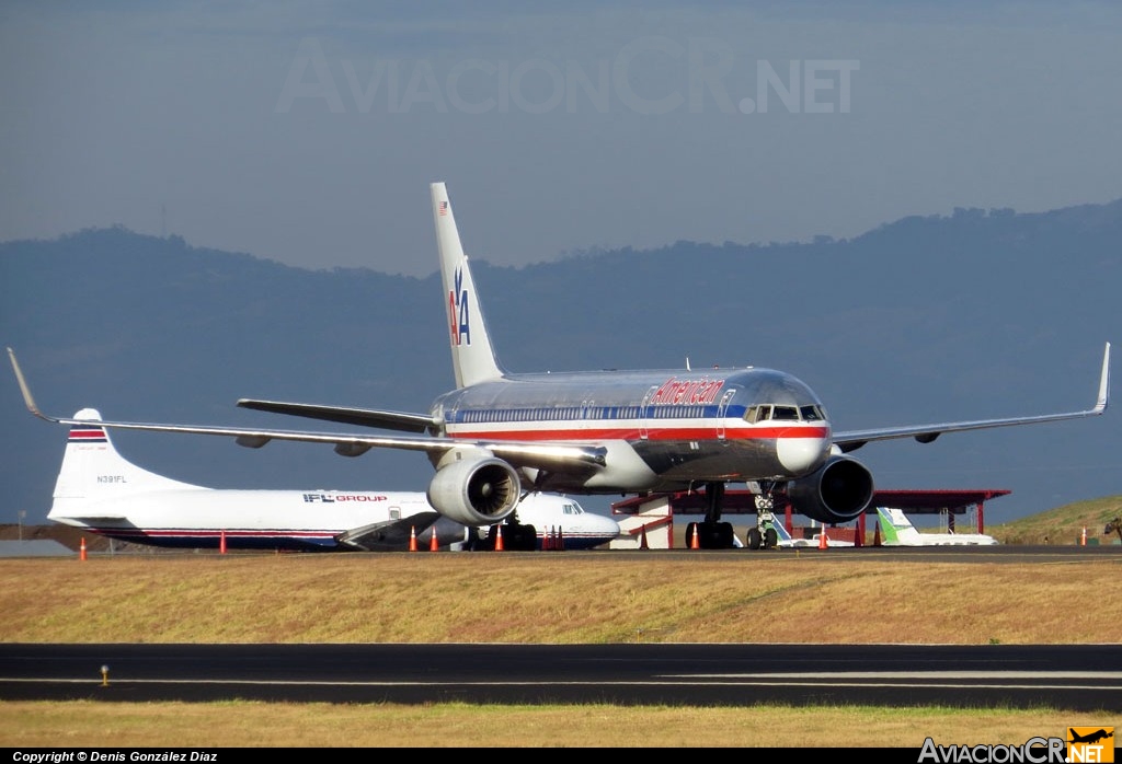 N679AN - Boeing 757-223 - American Airlines