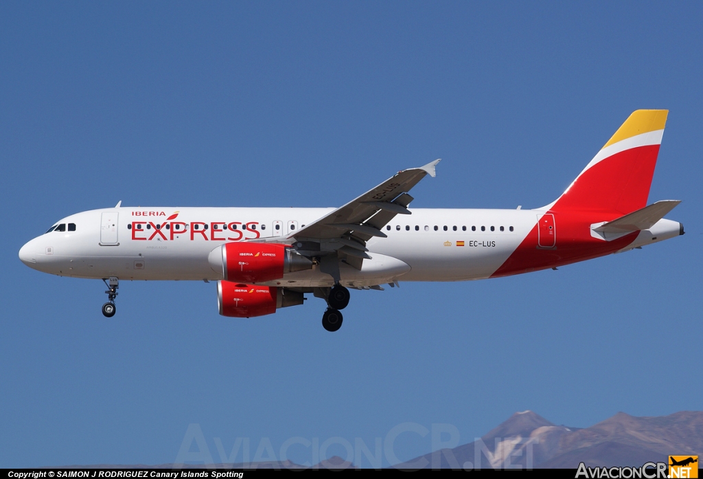 EC-LUS - Airbus A320-216 - Iberia Express