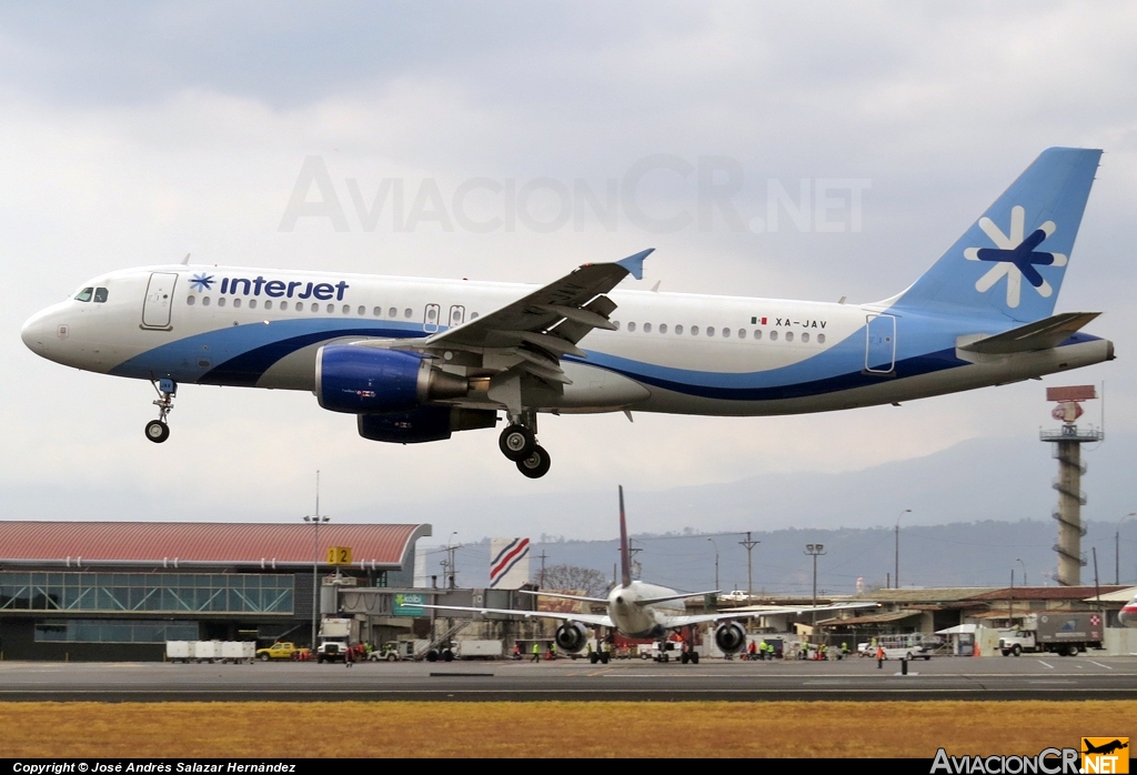 XA-JAV - Airbus A320-214 - Interjet