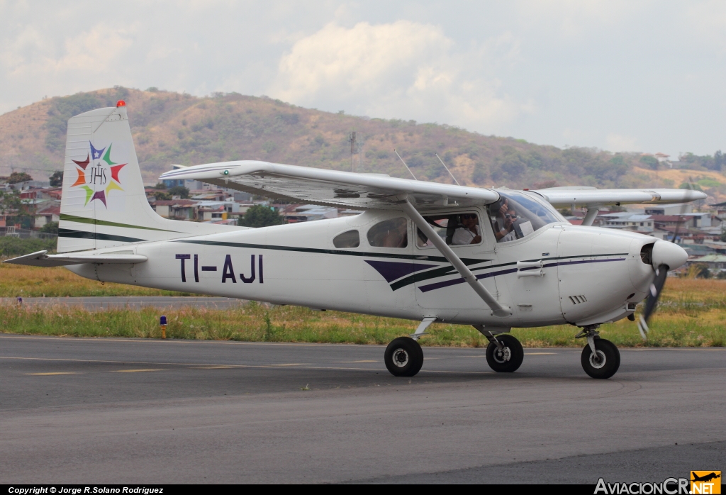 TI-AJI - Cessna 182A Skylane - Privado