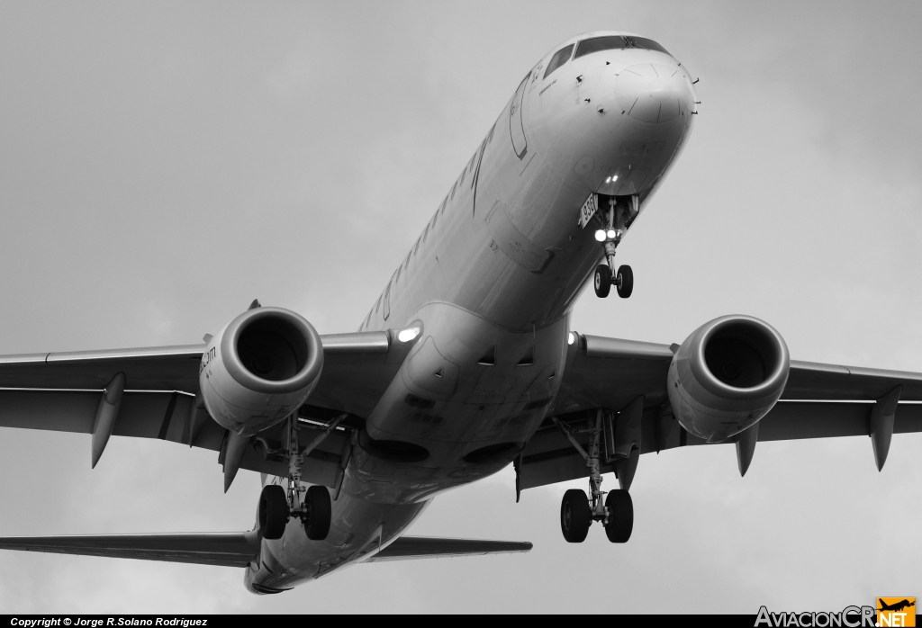 N936TA - Embraer 190-100IGW - TACA