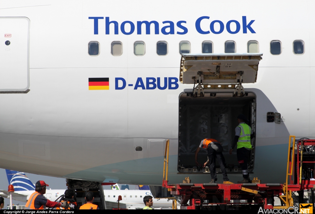 D-ABUB - Boeing 767-330(ER) - Condor