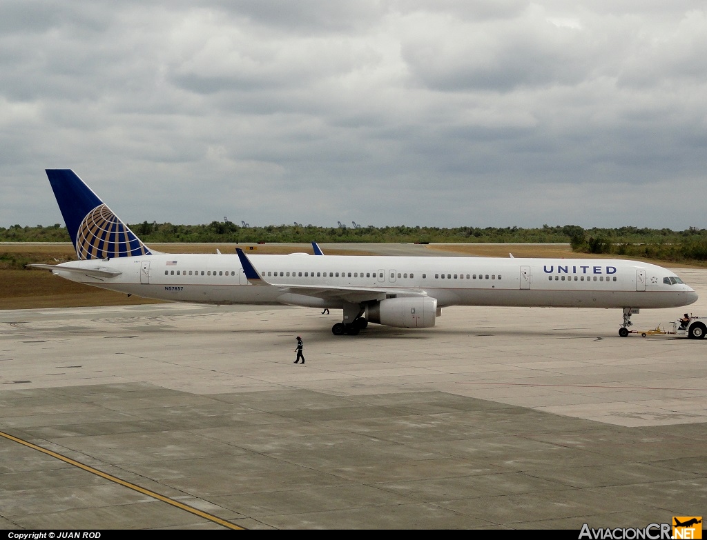 N57857 - Boeing 757-324 - United Airlines