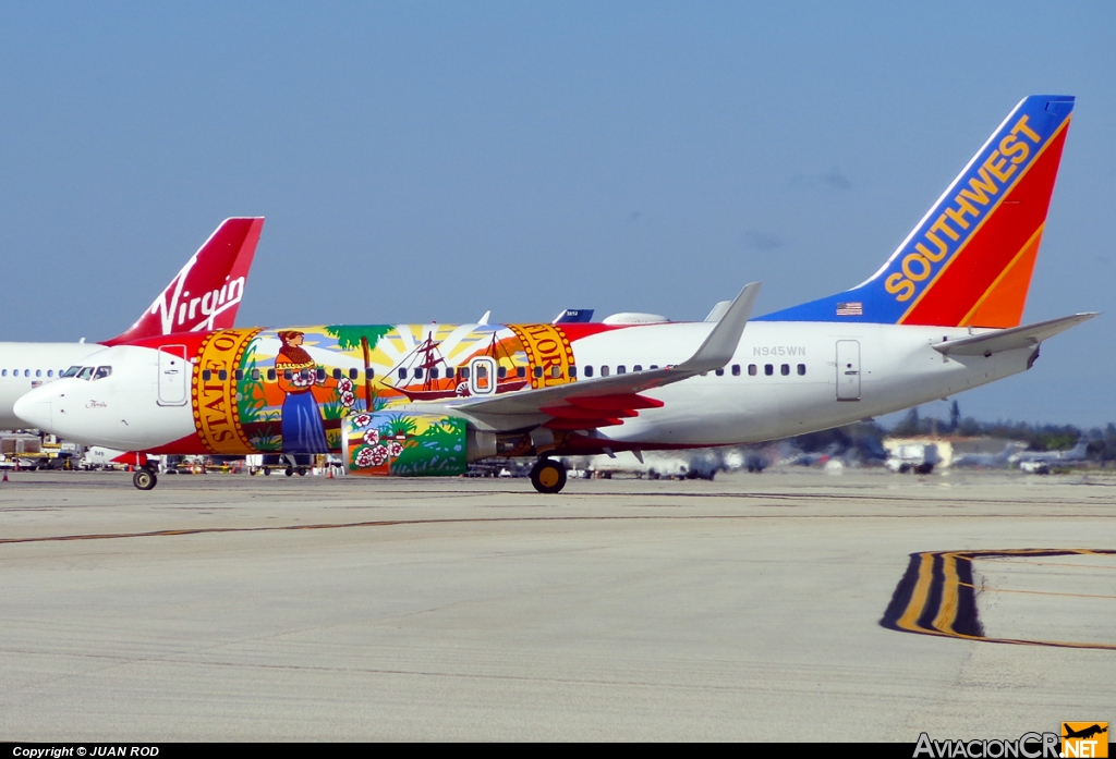 N945WN - Boeing 737-7H4 - Southwest Airlines