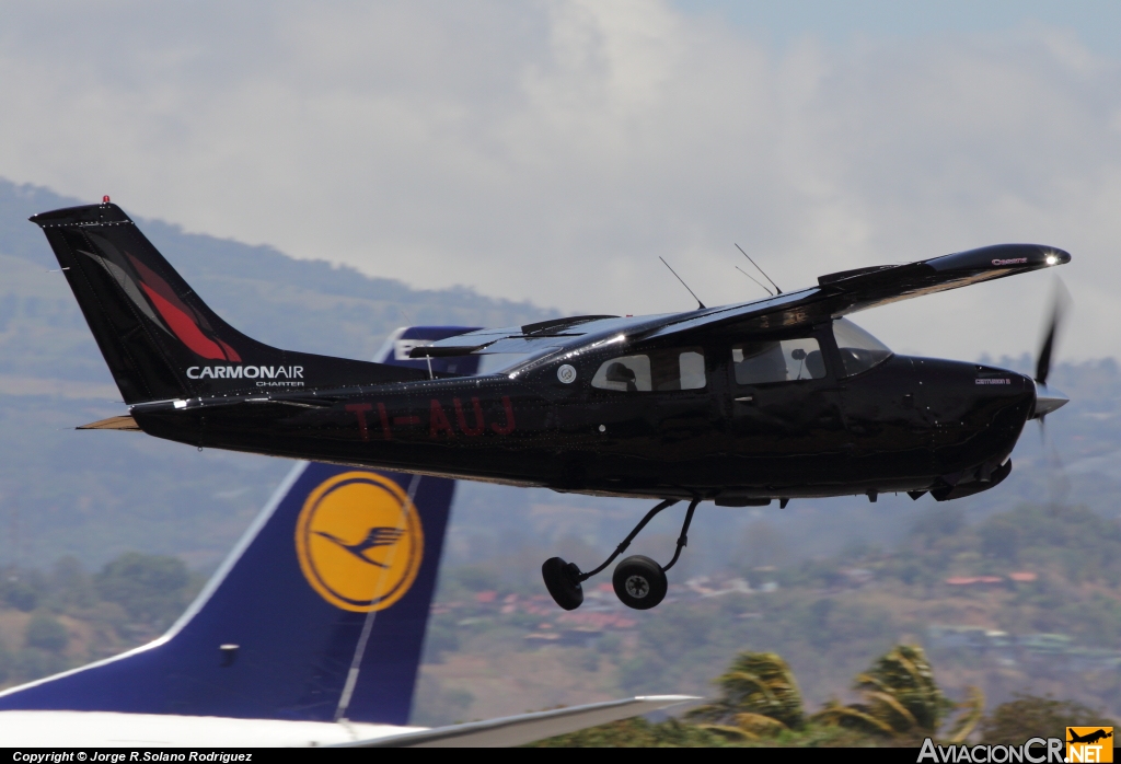 TI-AUJ - Cessna T210M Centurion II - Privado