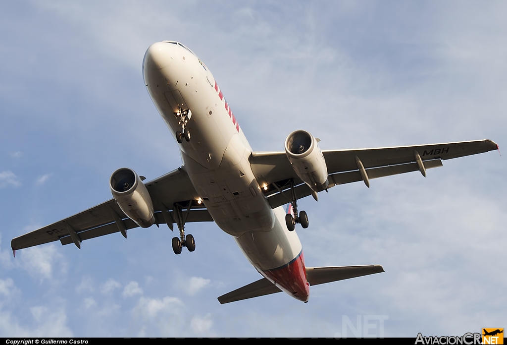 PR-MBH - Airbus A320-232 - TAM