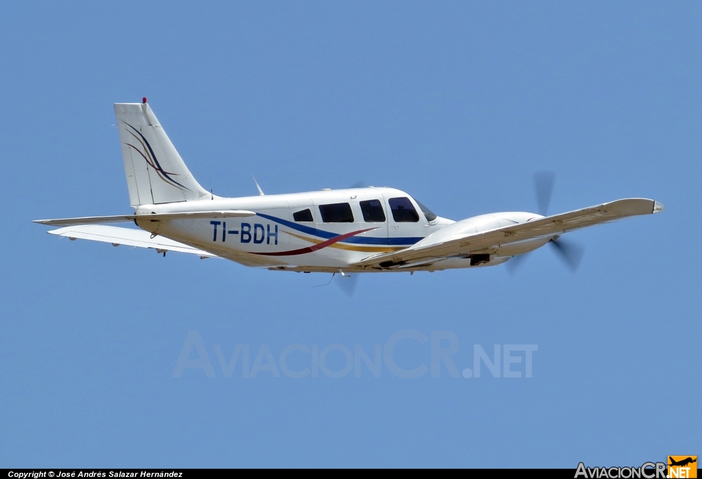 TI-BDH - Piper PA-34-200T Seneca - Privado