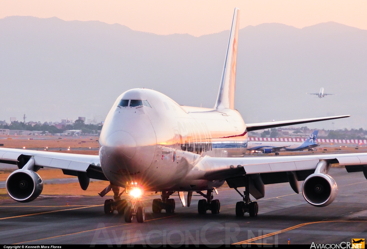 LX-SCV - Boeing 747-4R7F/SCD - Cargolux Airlines International