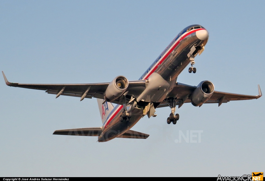 N621AM - Boeing 757-223 - American Airlines