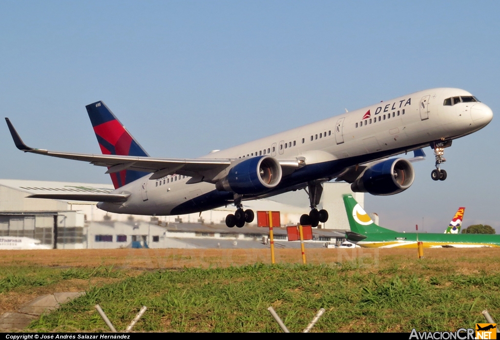 N695DL - Boeing 757-232 - Delta Airlines