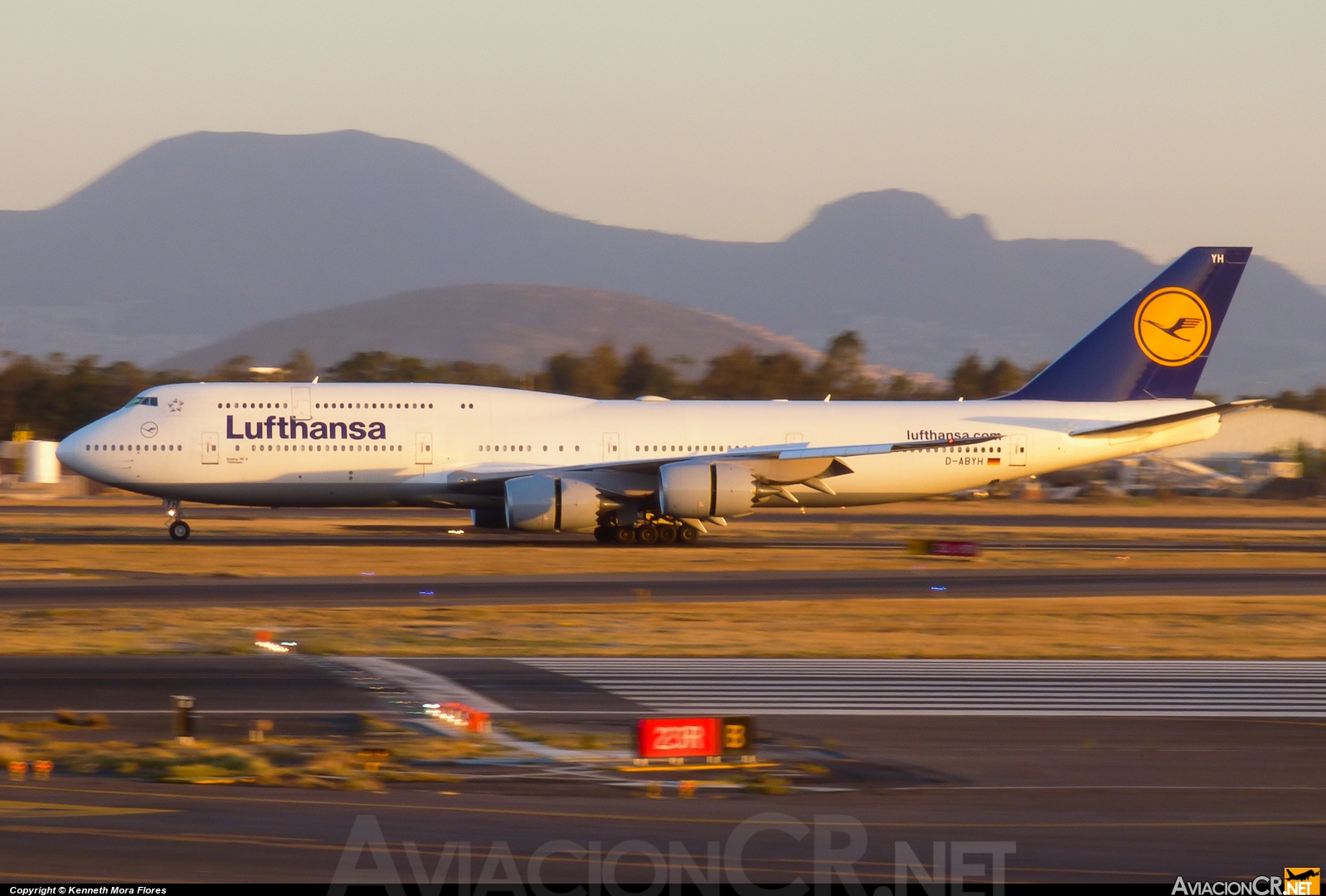 D-ABYH - Boeing 747-830 - Lufthansa